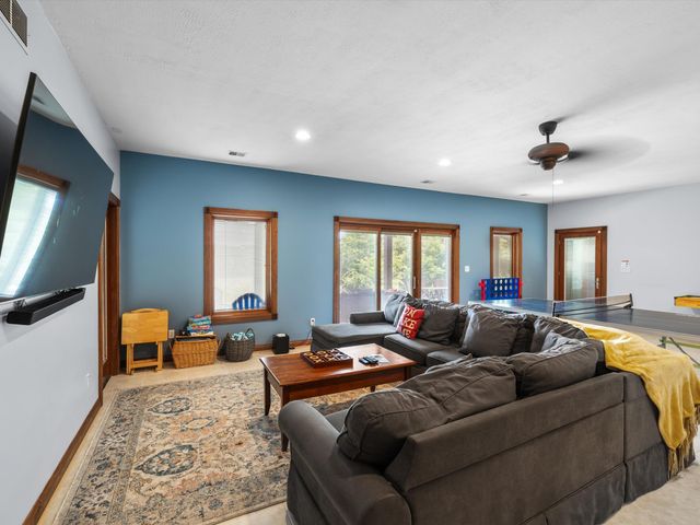 389 Lakeview Drive, Somerset, KY 42503