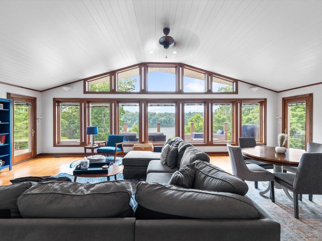 389 Lakeview Drive, Somerset, KY 42503