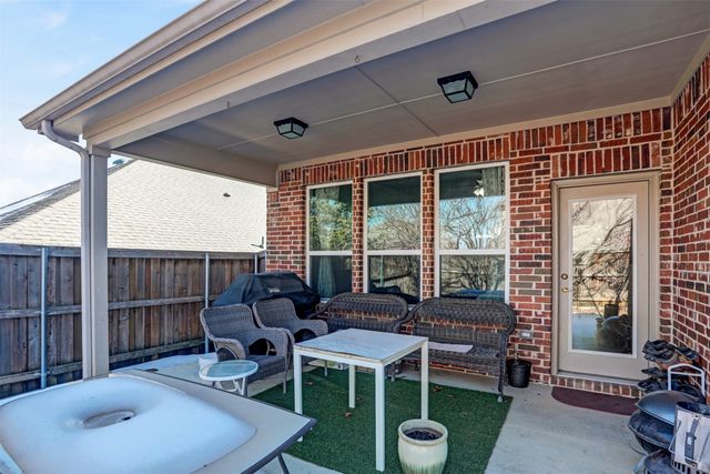 208 Copper Canyon Drive, Lewisville, TX 75067