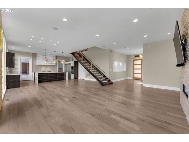 4645 N ADAMS St, Camas, WA 98607