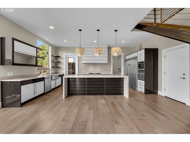 4645 N ADAMS St, Camas, WA 98607