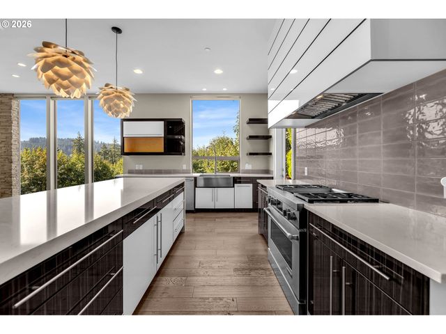 4645 N ADAMS St, Camas, WA 98607