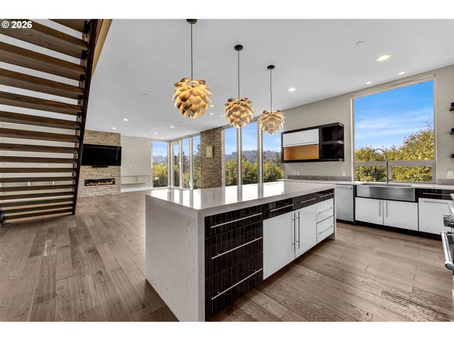 4645 N ADAMS St, Camas, WA 98607