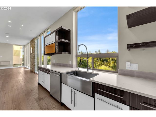 4645 N ADAMS St, Camas, WA 98607