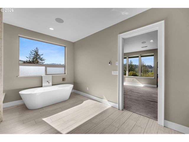 4645 N ADAMS St, Camas, WA 98607