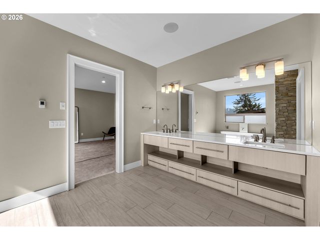 4645 N ADAMS St, Camas, WA 98607