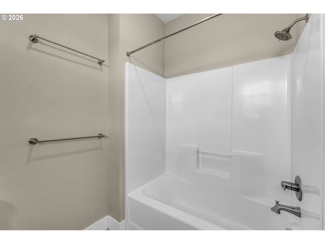 4645 N ADAMS St, Camas, WA 98607