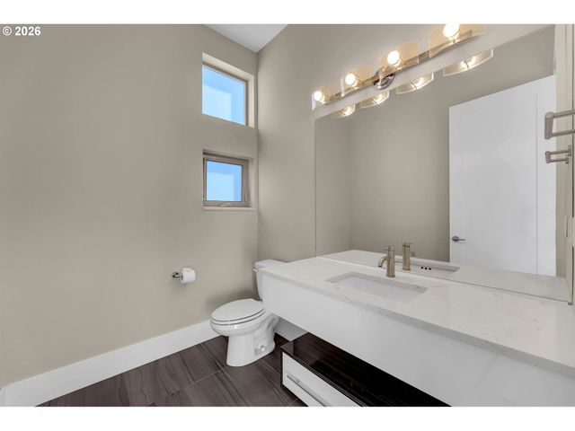 4645 N ADAMS St, Camas, WA 98607