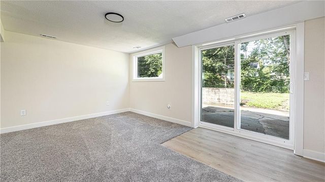 8406 E 93rd Terrace, Kansas City, MO 64138