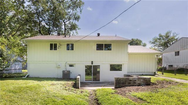 8406 E 93rd Terrace, Kansas City, MO 64138
