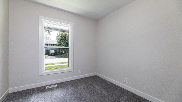 8406 E 93rd Terrace, Kansas City, MO 64138