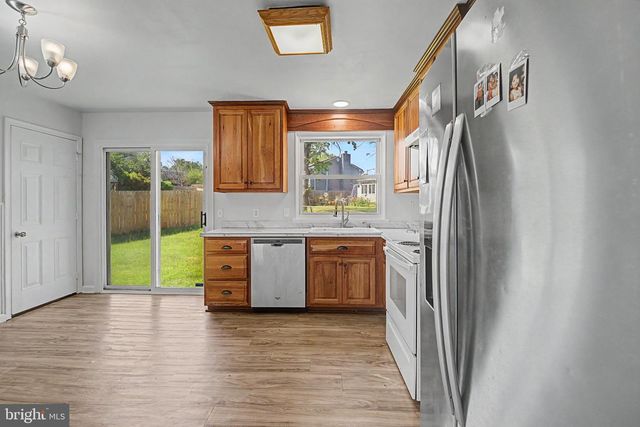 1504 RIDGEVIEW LN, Harrisburg, PA 17110