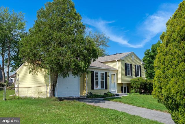 1504 RIDGEVIEW LN, Harrisburg, PA 17110