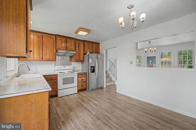 1504 RIDGEVIEW LN, Harrisburg, PA 17110
