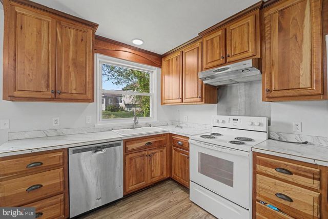 1504 RIDGEVIEW LN, Harrisburg, PA 17110