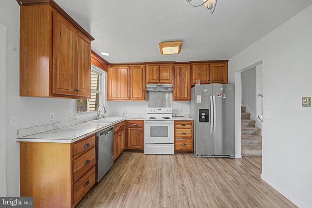 1504 RIDGEVIEW LN, Harrisburg, PA 17110