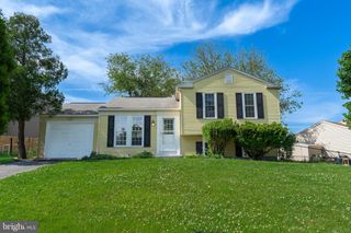 1504 RIDGEVIEW LN, Harrisburg, PA 17110