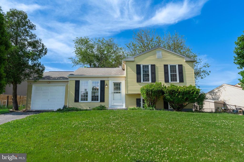 1504 RIDGEVIEW LN, Harrisburg, PA 17110