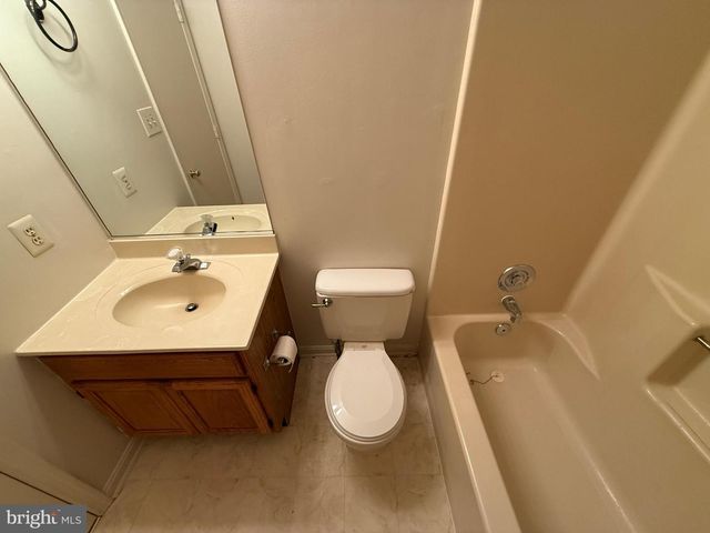 227 BEND FARM RD, Fredericksburg, VA 22408