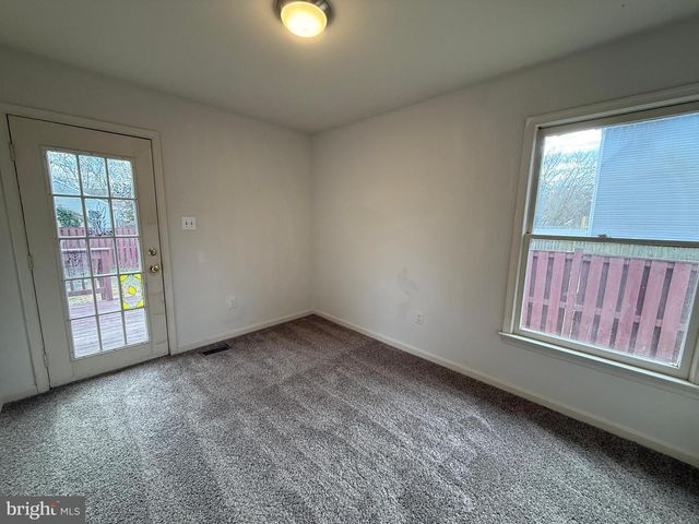 227 BEND FARM RD, Fredericksburg, VA 22408