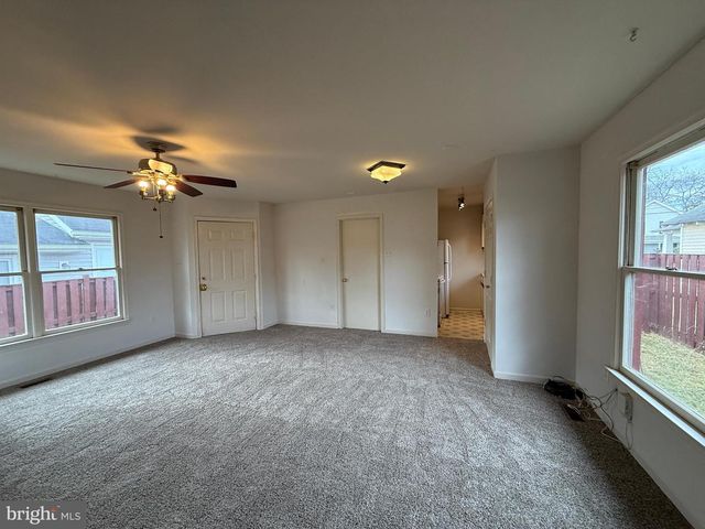 227 BEND FARM RD, Fredericksburg, VA 22408