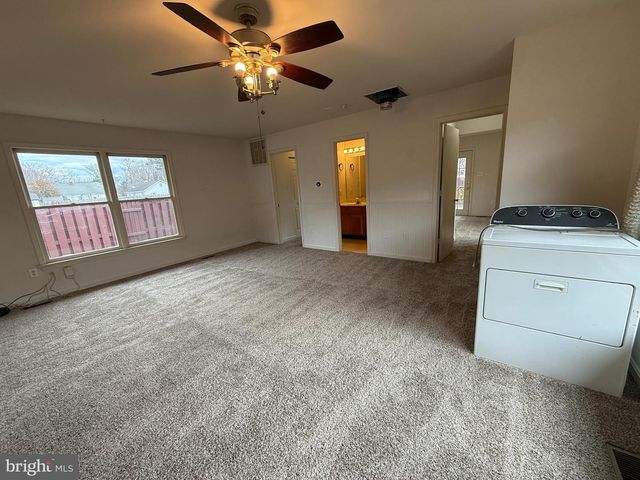 227 BEND FARM RD, Fredericksburg, VA 22408