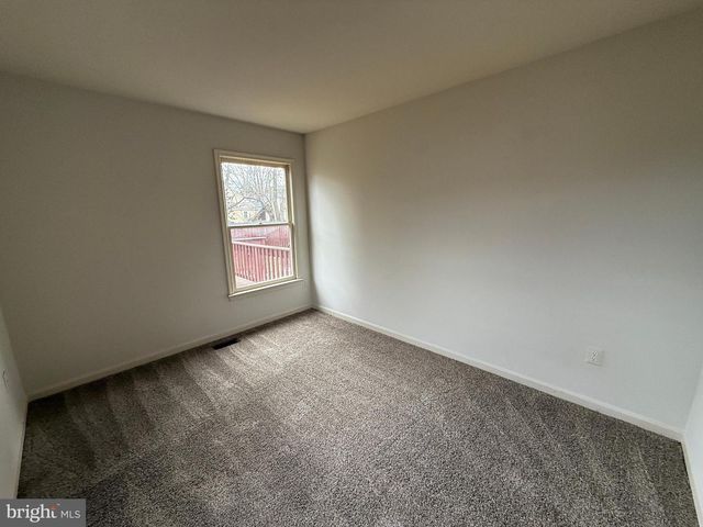 227 BEND FARM RD, Fredericksburg, VA 22408