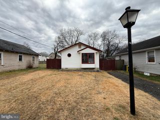 227 BEND FARM RD, Fredericksburg, VA 22408