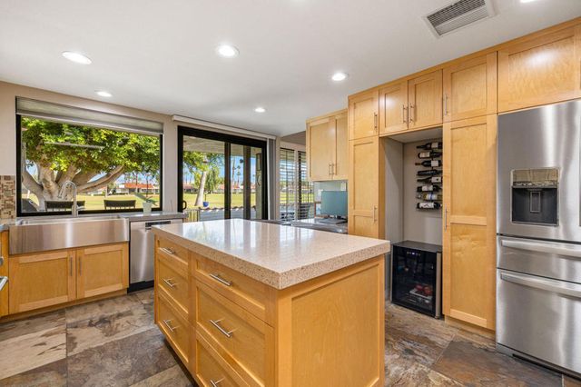 44 San Sebastian Drive, Rancho Mirage, CA 92270