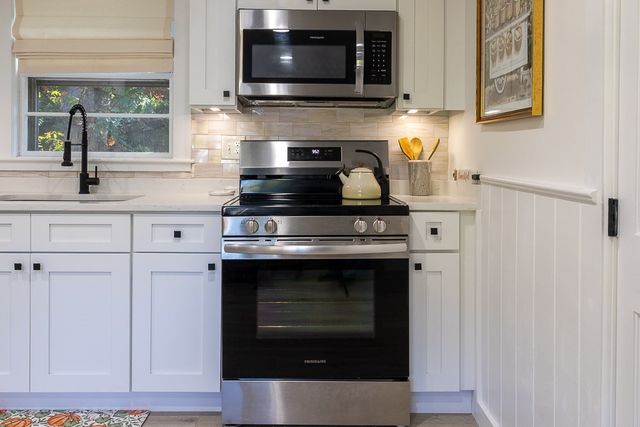 172 Holliston St, Medway, MA 02053