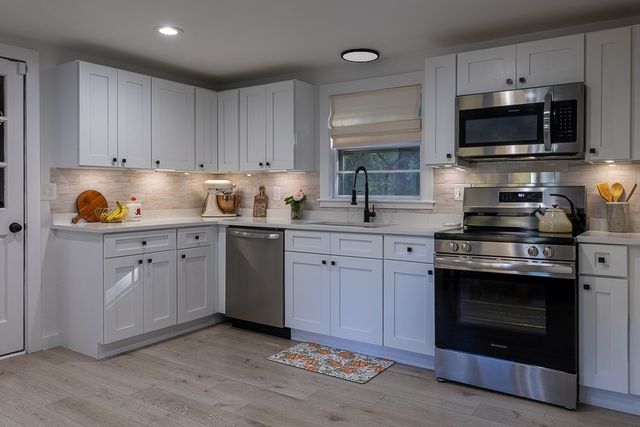 172 Holliston St, Medway, MA 02053