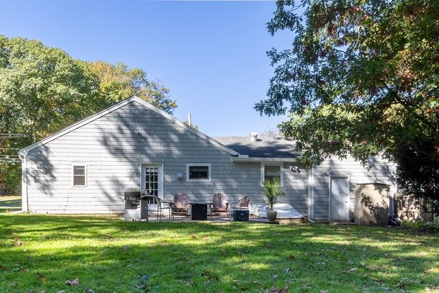 172 Holliston St, Medway, MA 02053