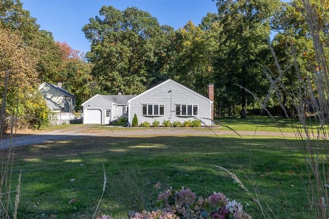 172 Holliston St, Medway, MA 02053