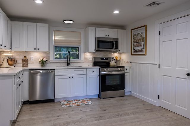 172 Holliston St, Medway, MA 02053