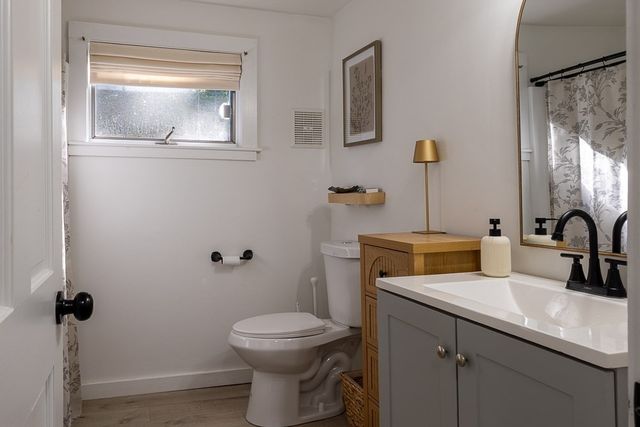 172 Holliston St, Medway, MA 02053