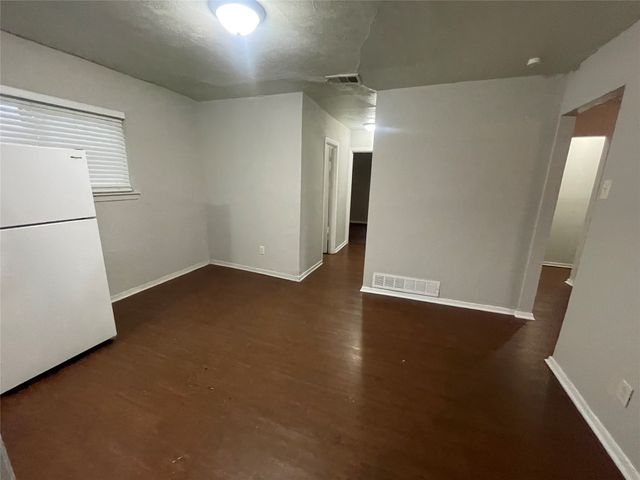 501 Rosewood Hills Drive, Garland, TX 75040