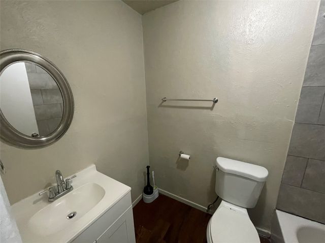 501 Rosewood Hills Drive, Garland, TX 75040