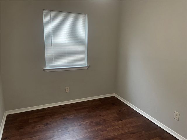 501 Rosewood Hills Drive, Garland, TX 75040
