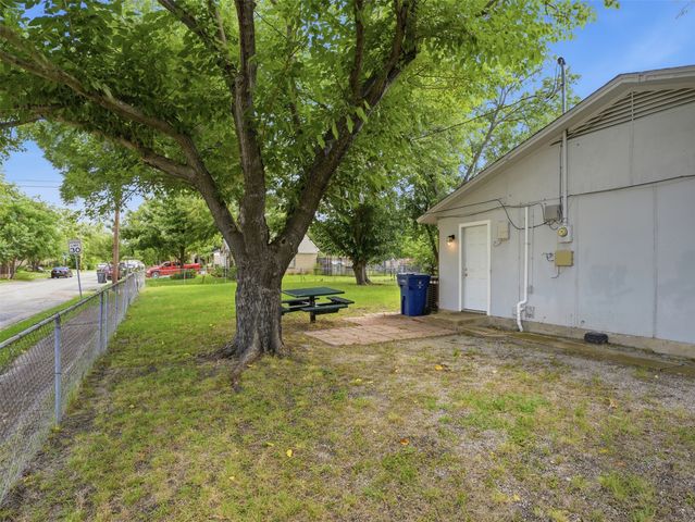501 Rosewood Hills Drive, Garland, TX 75040
