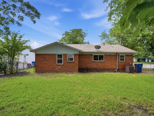 501 Rosewood Hills Drive, Garland, TX 75040