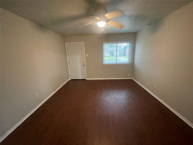 501 Rosewood Hills Drive, Garland, TX 75040