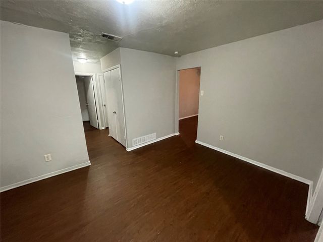 501 Rosewood Hills Drive, Garland, TX 75040