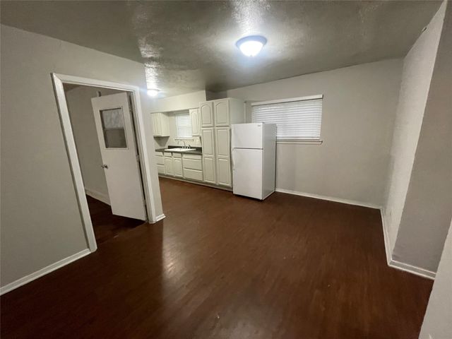 501 Rosewood Hills Drive, Garland, TX 75040