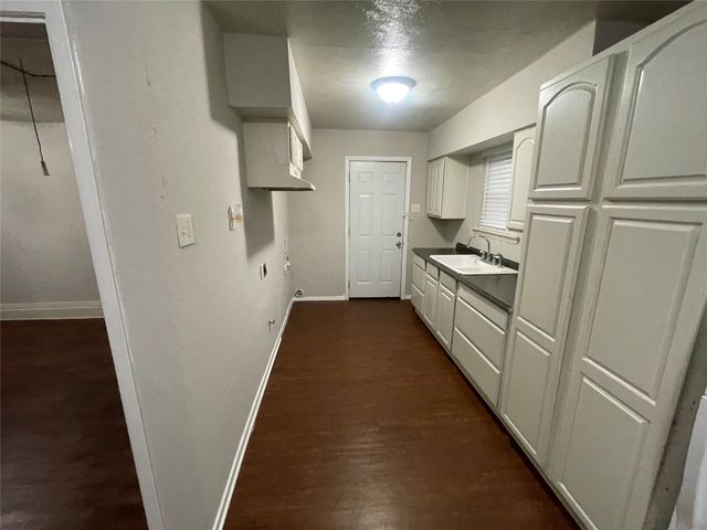501 Rosewood Hills Drive, Garland, TX 75040
