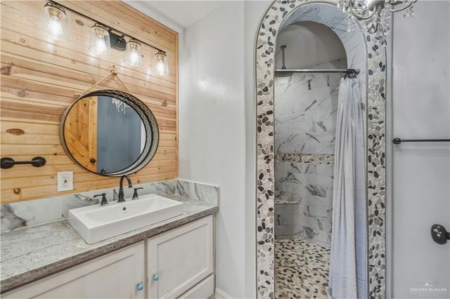 906 E Herb E Drive, Pharr, TX 78577