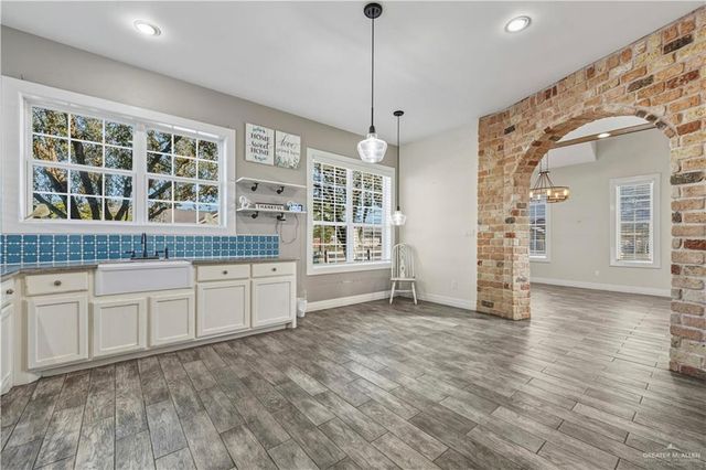 906 E Herb E Drive, Pharr, TX 78577