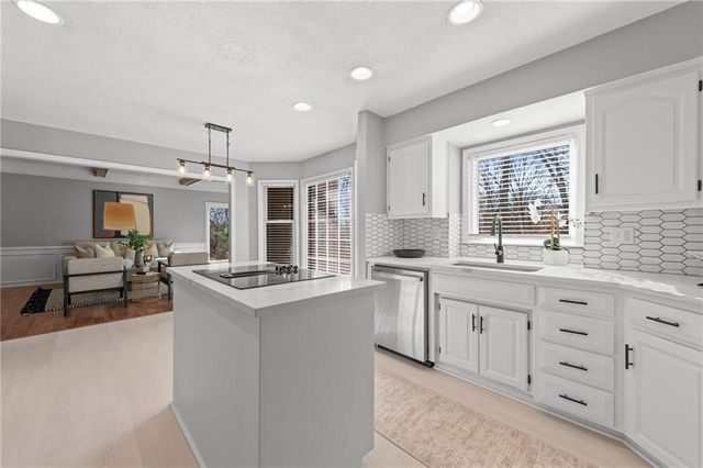 411 E 120th Street, Kansas City, MO 64145