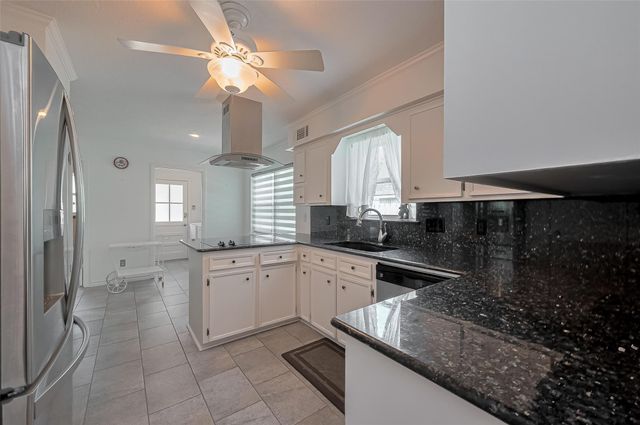 14626 Ravenhurst Lane, Houston, TX 77070