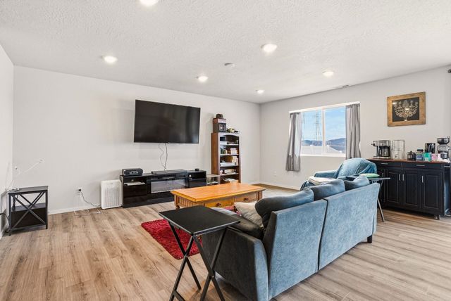 4464 W Bedford Ave, Spokane, WA 99208