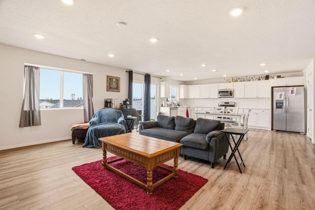 4464 W Bedford Ave, Spokane, WA 99208